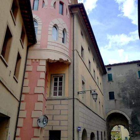 Mansarda Con Solarium Panoramico Su Centro Storico Di Sarteano Vicino Alle Famose Terme Della Val D'Orcia Luaran gambar